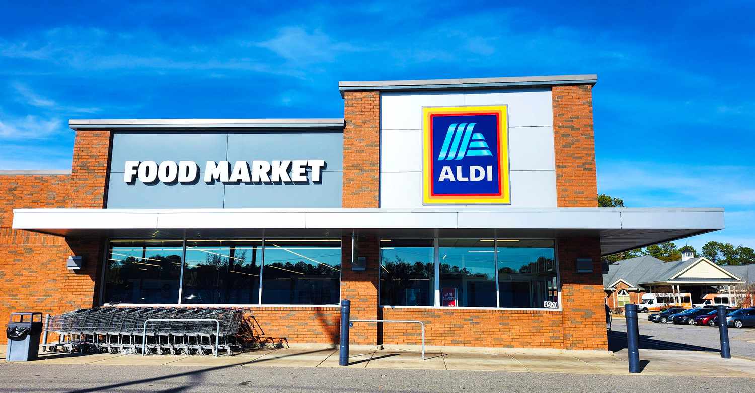 Exterior of an Aldi grocery store with the logo and signage displayed on the front
