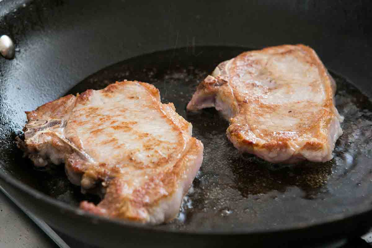searing pork chops in pan