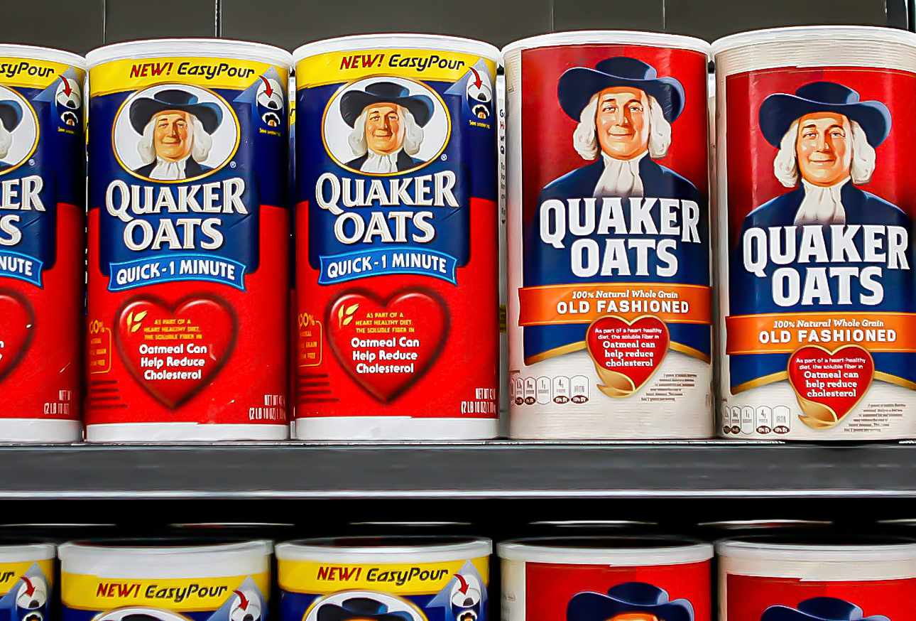 Quaker Oats on a store shelf