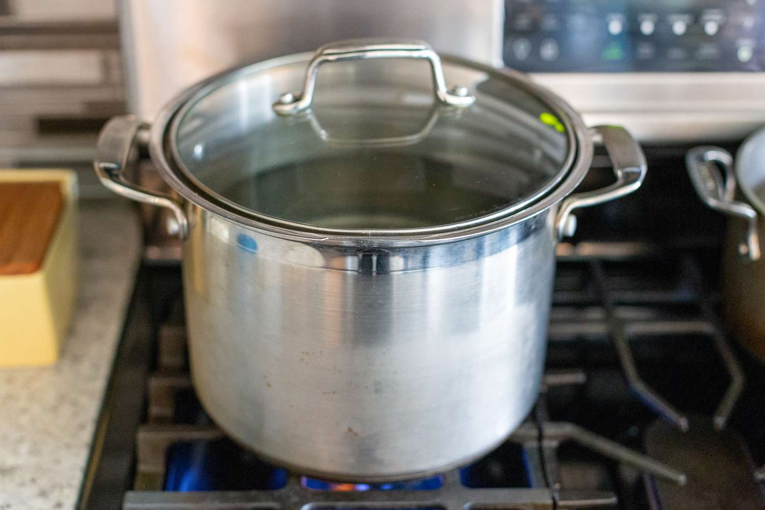 Boiling water to cook beef kreplach 