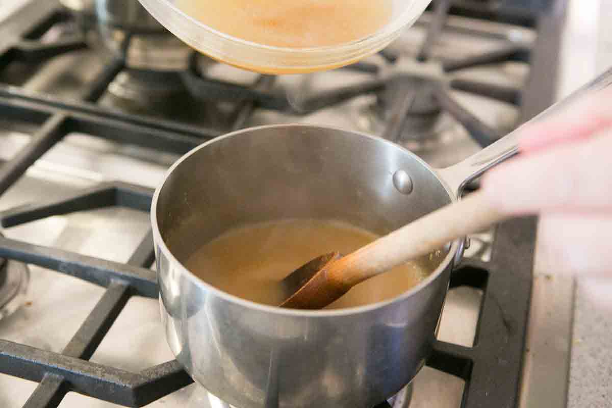 add turkey stock to roux