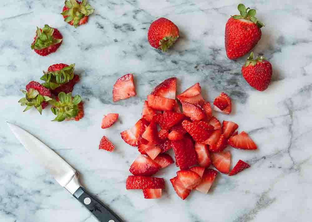 Easy strawberry Jam in the Microwave